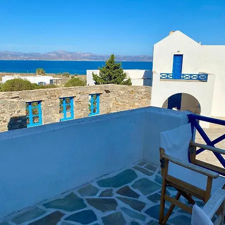 Iliopetra מלון דירות 3*