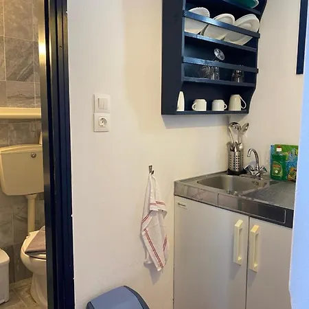 Iliopetra מלון דירות