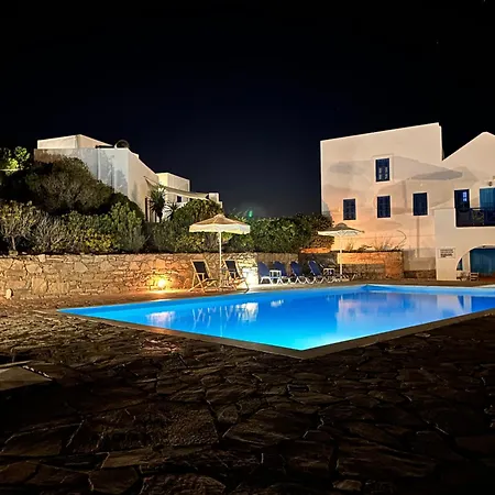 Iliopetra * Chrisi Akti (Paros)