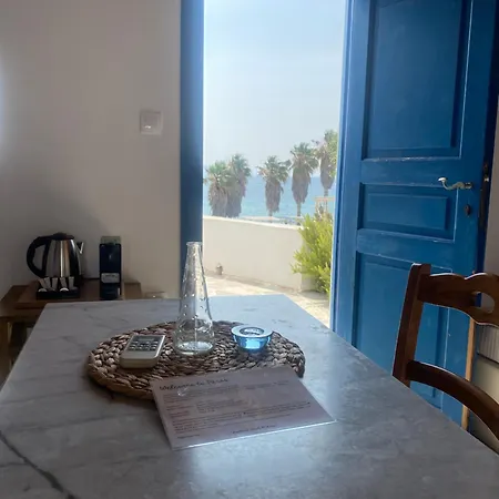 Iliopetra מלון דירות 3*