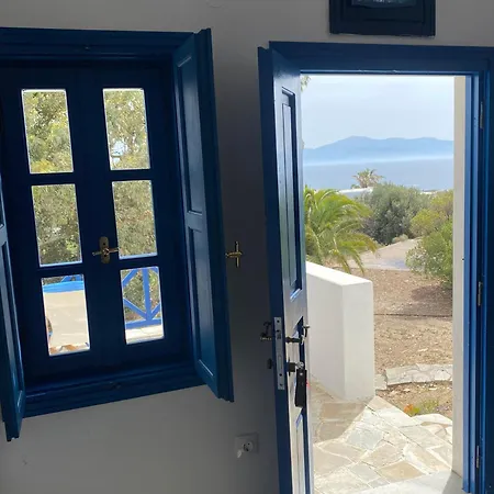 Iliopetra * Chrisi Akti (Paros)