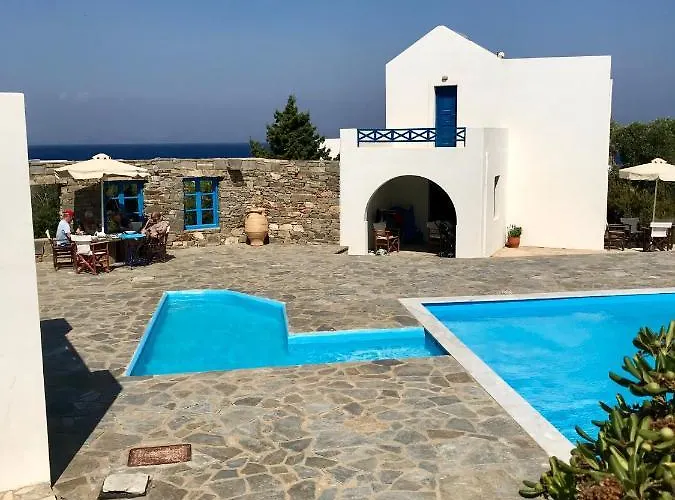 Iliopetra Chrisi Akti (Paros)