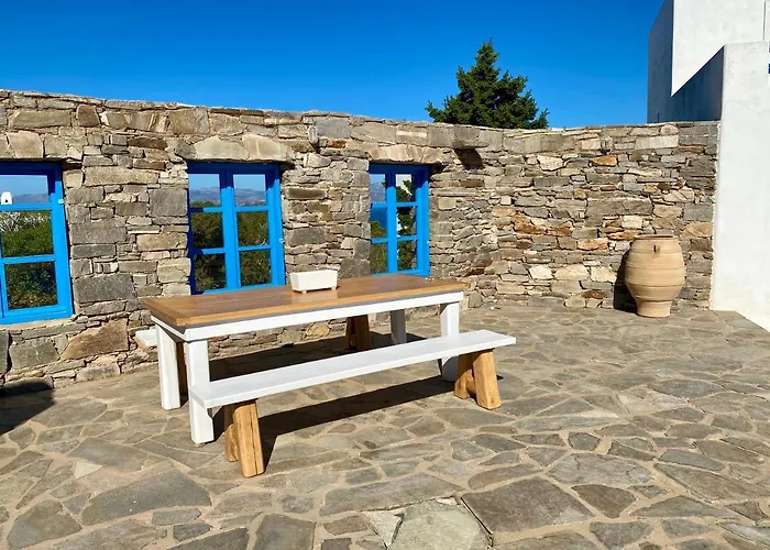 Iliopetra Chrisi Akti (Paros)