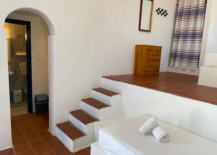 Iliopetra Chrisi Akti (Paros)