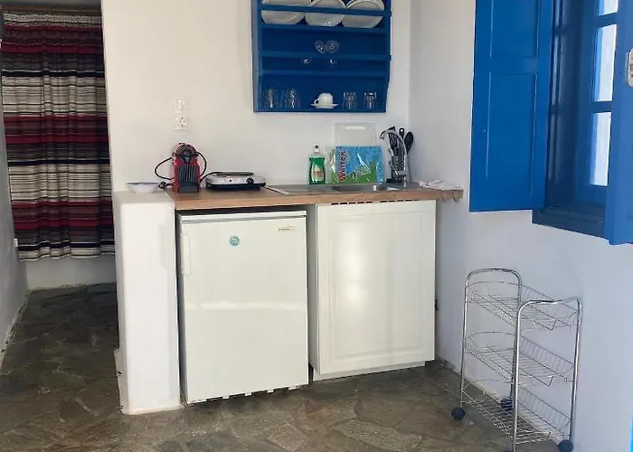 Iliopetra Lägenhetshotell Chrisi Akti (Paros)