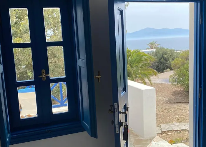 Iliopetra 3* Chrisi Akti (Paros)