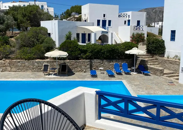 Iliopetra Chrisi Akti (Paros)